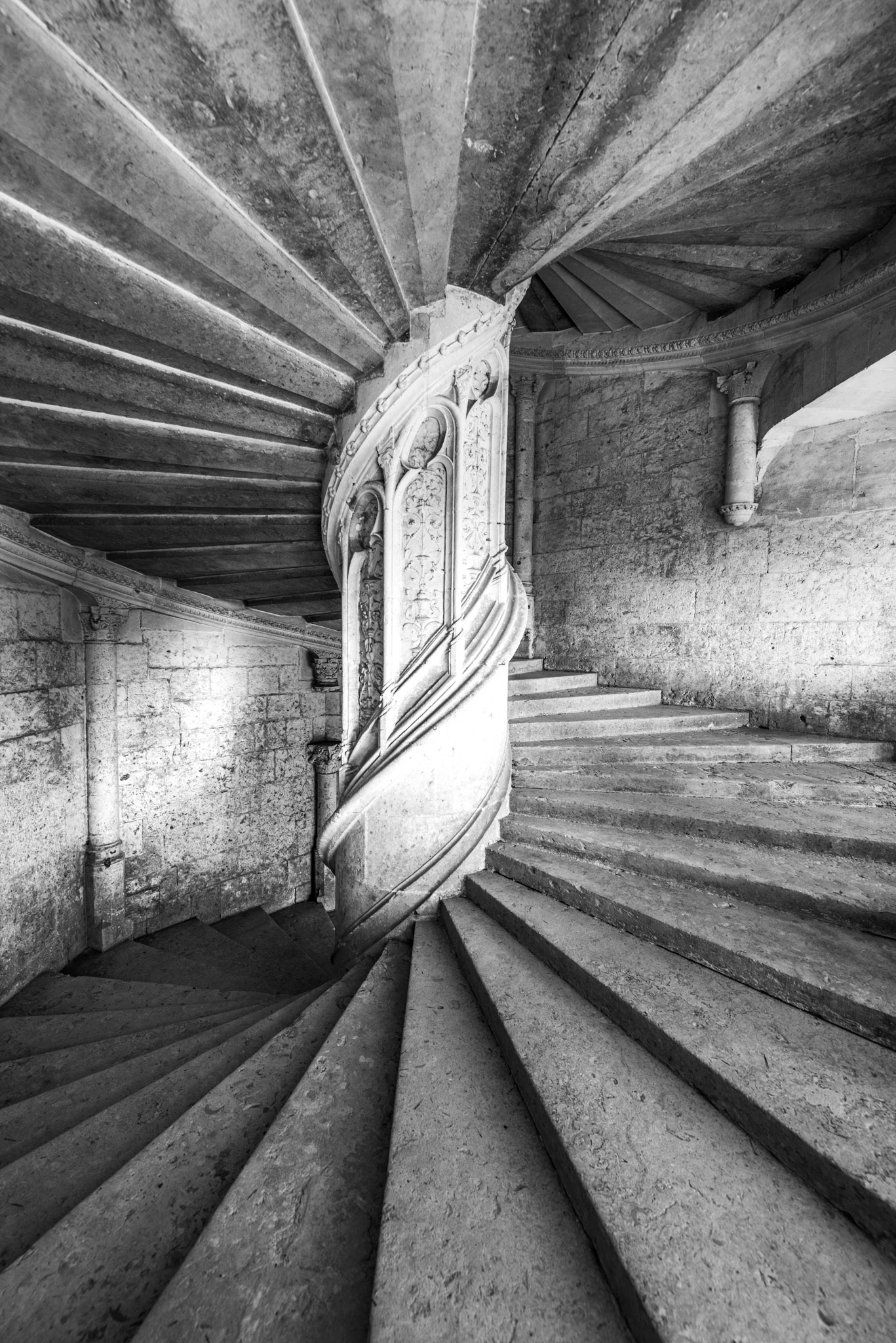 Escaliers gothiques et renaissance du château de Châteaudun, photographie de patrimoine
